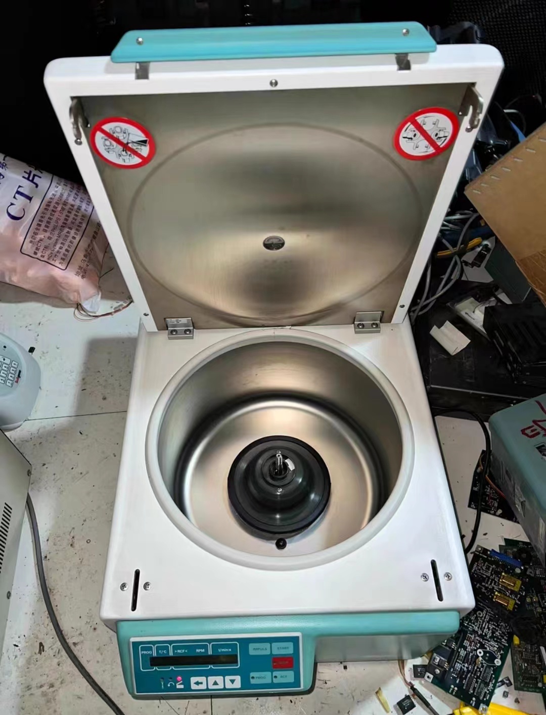 Hettich離心機(jī)蓋子打不開(kāi)的維修解決方案